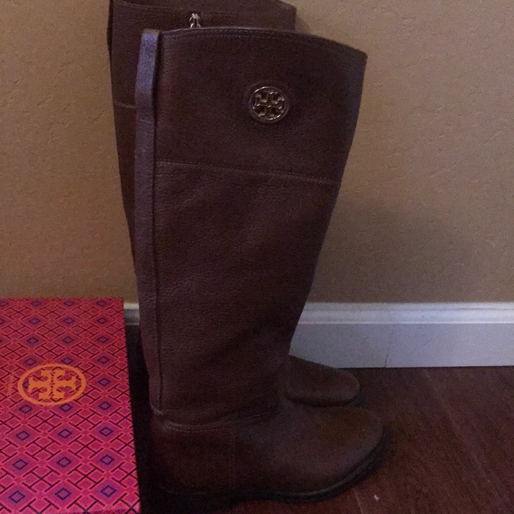 Slightly used Tory Burch boots